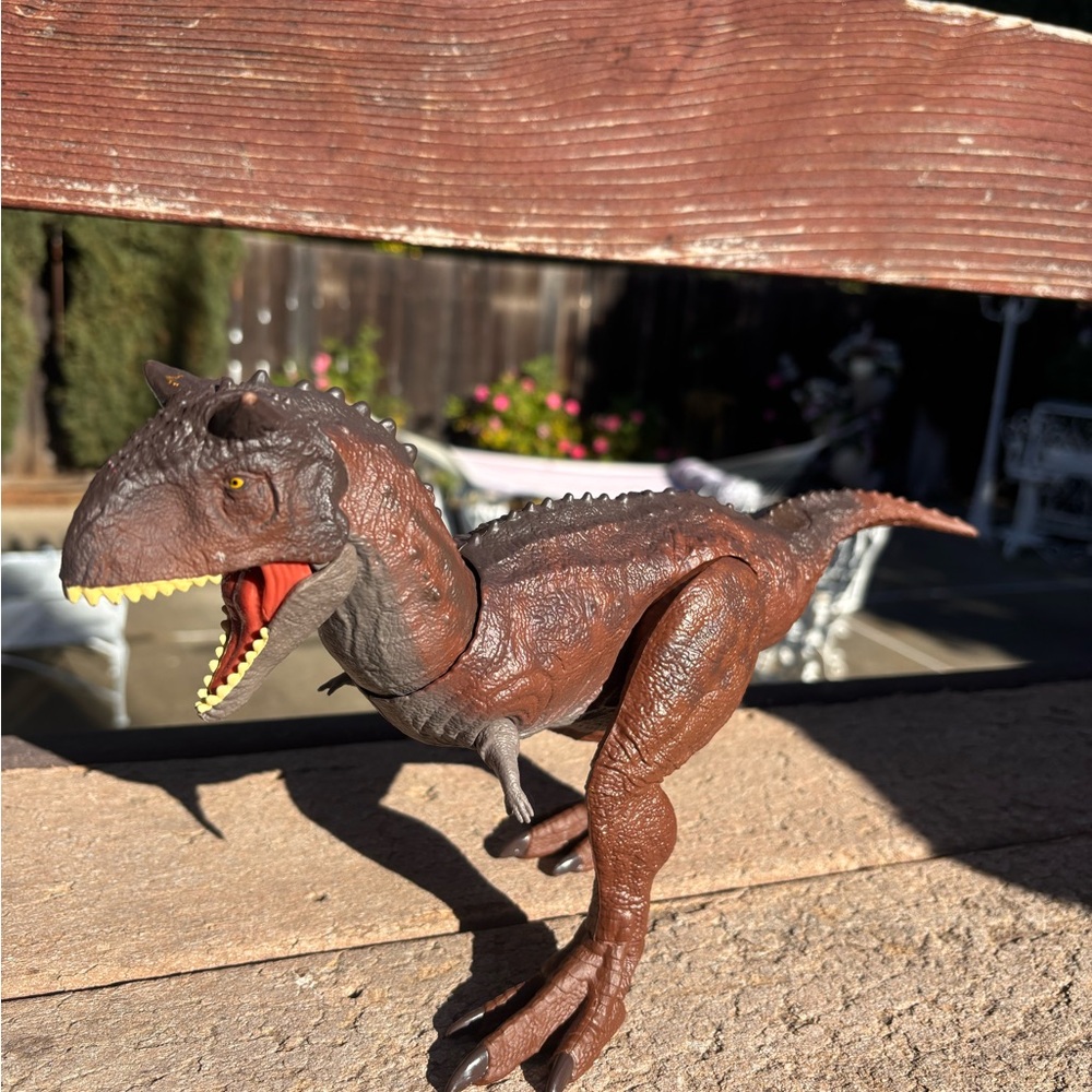Jurassic World Camp Cretaceous Toro Carnotaurus Dinosaur Mattel Action Figure - Picture 2 of 10